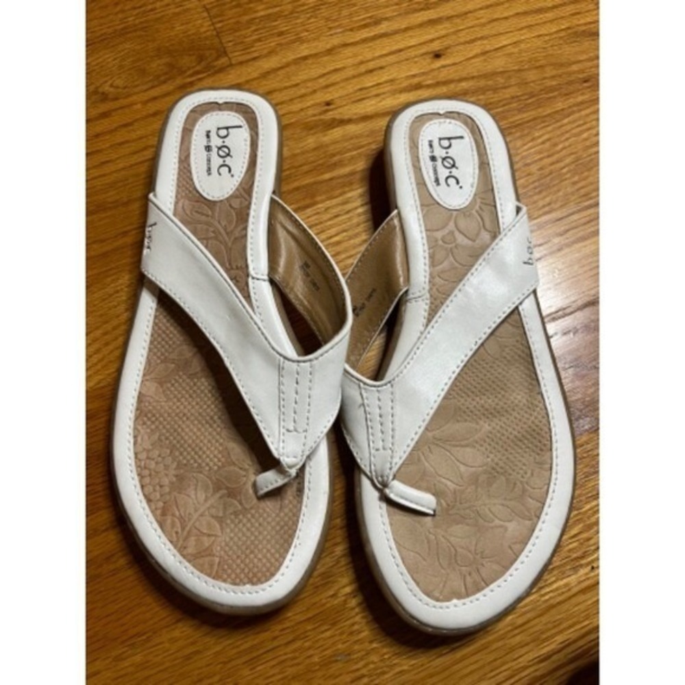 B.O.C. White Thong Sandals Comfort Casual Summer Shoes Size 9M